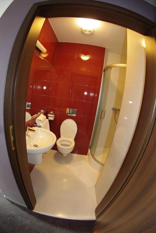Hotel Pod Zlota Korona Opole Habitación foto